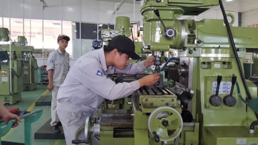 Tuyển gấp 05 nam chế tạo máy cắt gọt cầm tay xuất khẩu lao động Đài Loan tháng 7/2017